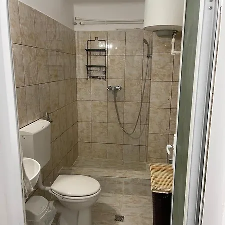 아파트 Garsoniera Utilata Complet 데포리노드