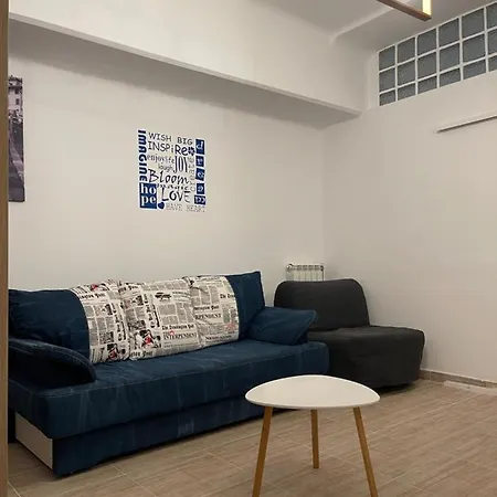 아파트 Garsoniera Utilata Complet 데포리노드