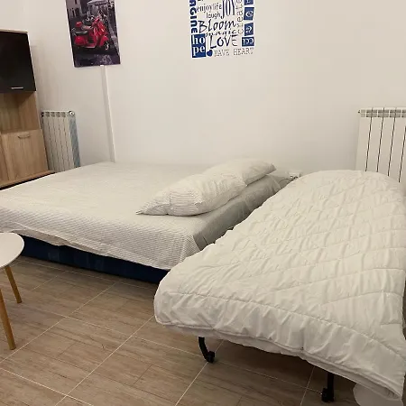 Garsoniera Utilata Complet 데포리노드